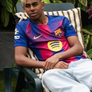 Barcelona presenta su nueva equipación