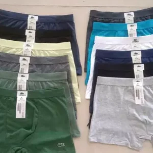 Lot de 12 boxers marque « Lacoste » 100% coton.