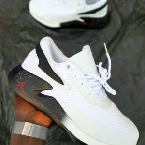 basket Nike air Noir blanc pour homme