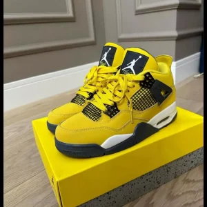 Air Jordan 4 Retro Lightning 2021
